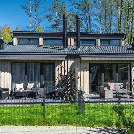 Forest & Sea Retreat With Pool